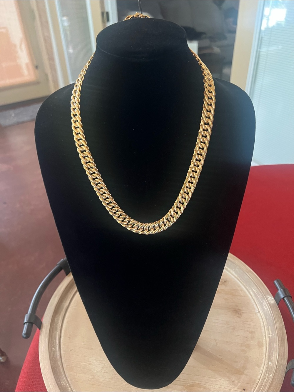 Vintage 24โ 1980s Signed Napier Gold Tone Chunky Cuban Chain Necklace.